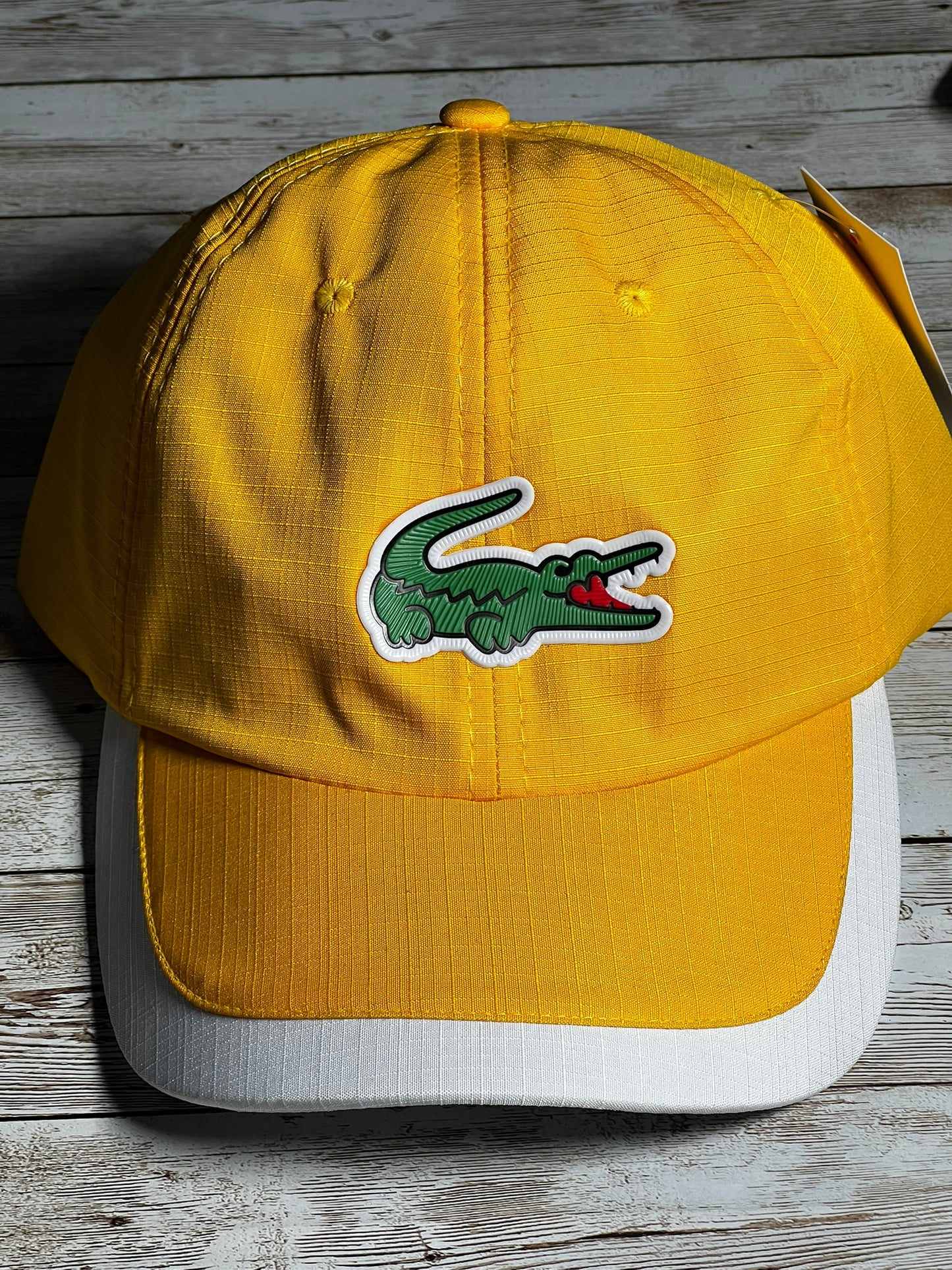 Boné Lacoste estampa de croco